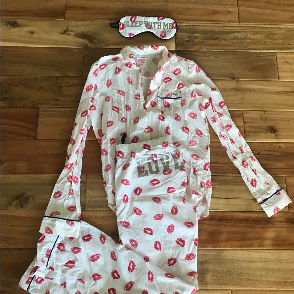 PINK sleep set with sleep mask
